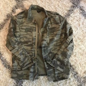Lucky Brand men’s camo jacket XL like new